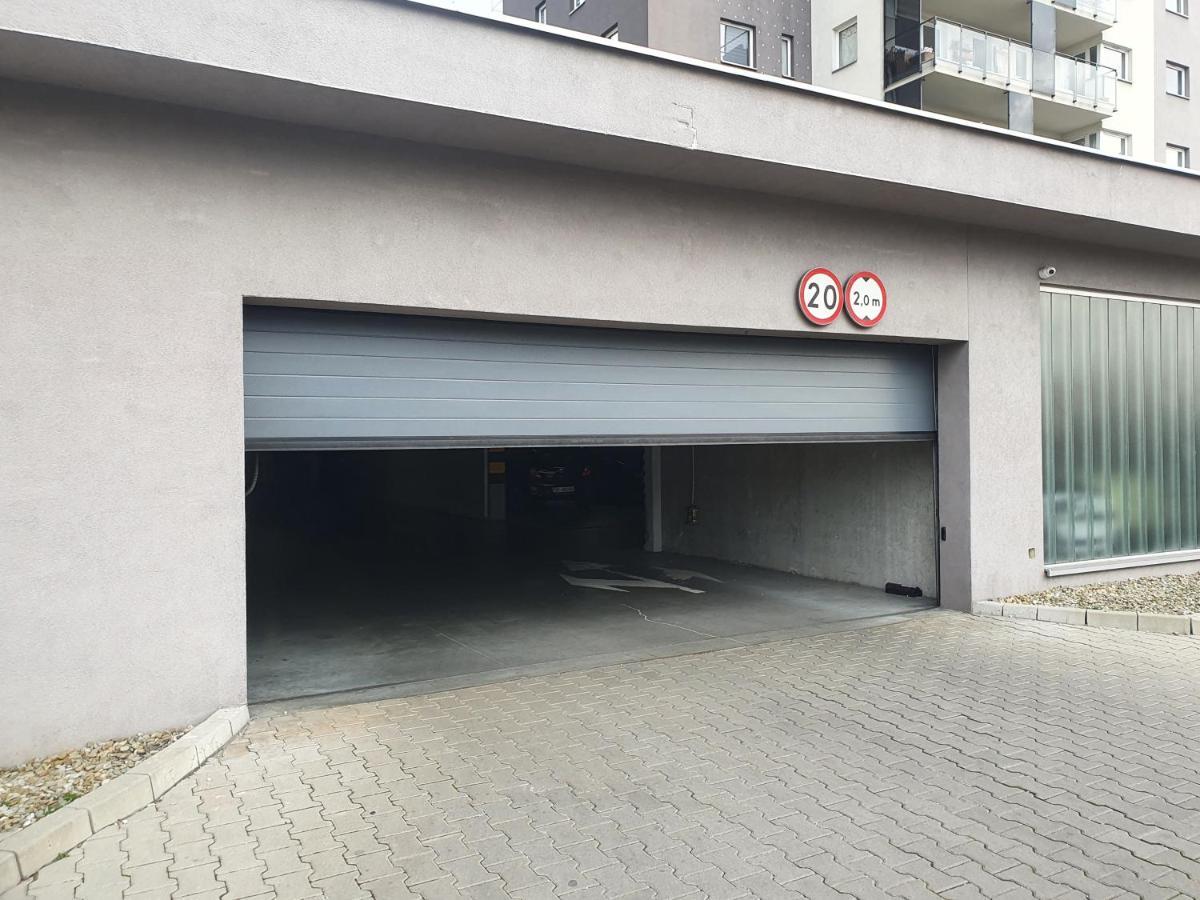 Apartament Wsrod 1000Cy Swiatel - Z Parkingiem W Hali Garazowej- Duzy Balkon Z Lezakami - Piekny Widok Noca Na Panorame Tysiaclecia カトヴィツェ エクステリア 写真