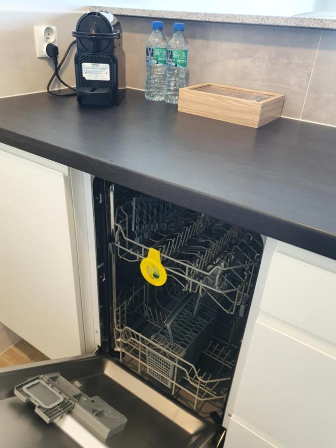 Apartament Wsrod 1000Cy Swiatel - Z Parkingiem W Hali Garazowej- Duzy Balkon Z Lezakami - Piekny Widok Noca Na Panorame Tysiaclecia カトヴィツェ エクステリア 写真