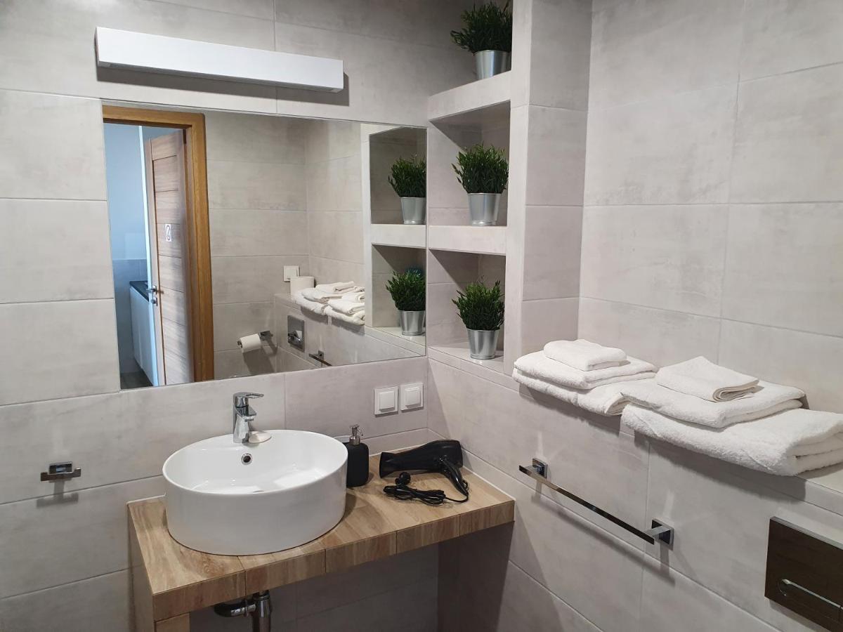 Apartament Wsrod 1000Cy Swiatel - Z Parkingiem W Hali Garazowej- Duzy Balkon Z Lezakami - Piekny Widok Noca Na Panorame Tysiaclecia カトヴィツェ エクステリア 写真