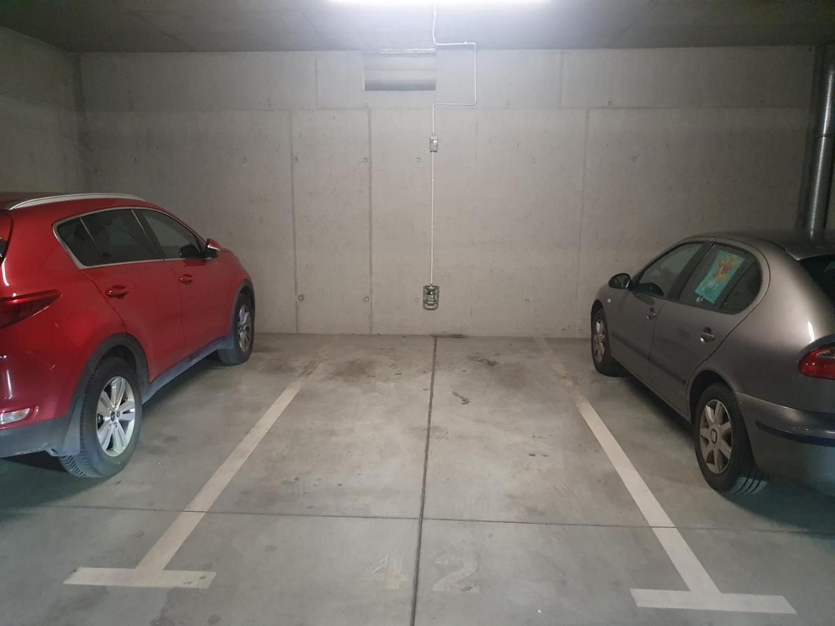 Apartament Wsrod 1000Cy Swiatel - Z Parkingiem W Hali Garazowej- Duzy Balkon Z Lezakami - Piekny Widok Noca Na Panorame Tysiaclecia カトヴィツェ エクステリア 写真