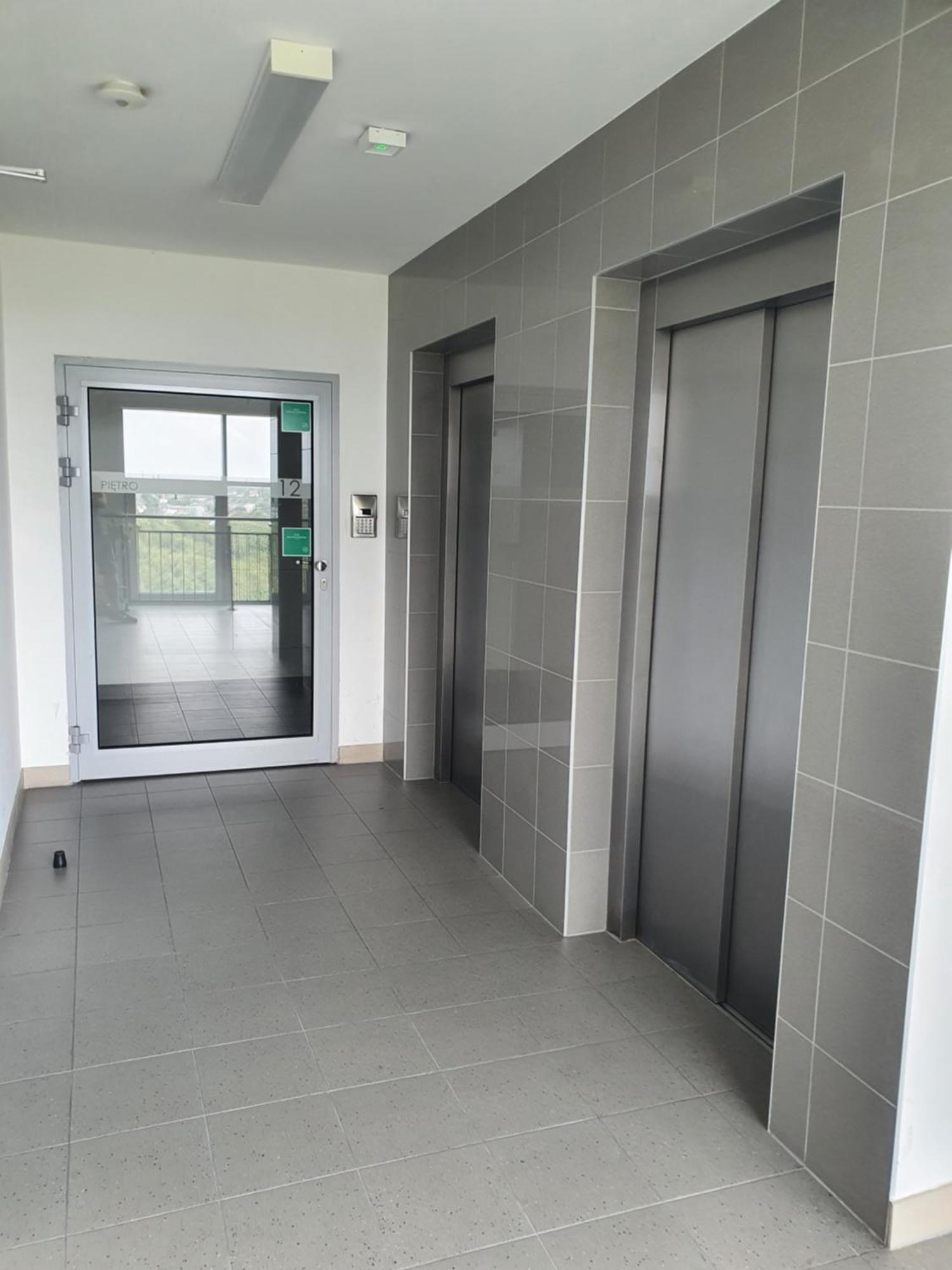 Apartament Wsrod 1000Cy Swiatel - Z Parkingiem W Hali Garazowej- Duzy Balkon Z Lezakami - Piekny Widok Noca Na Panorame Tysiaclecia カトヴィツェ エクステリア 写真